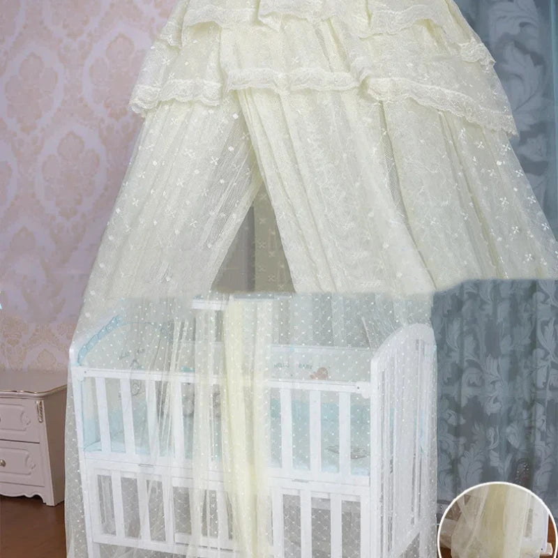 Ciel-de-Lit-Fille-jaune