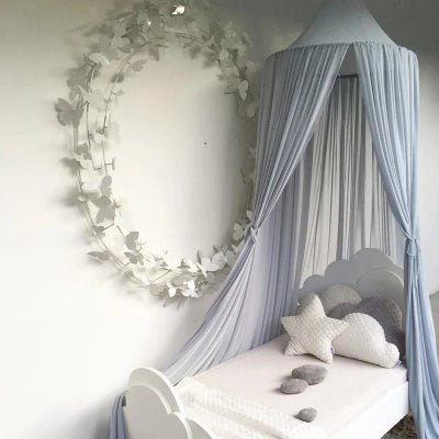 Ciel-de-lit-bébé-bleu-décoratif