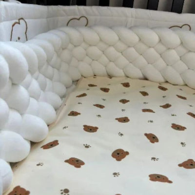 Tresse-de-lit-bébé-blanc- confot