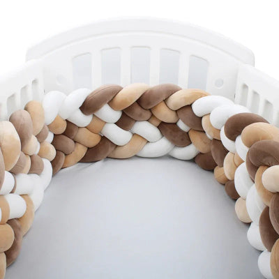 Tresse-de-lit-bébé-marron-beige-blanc 