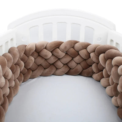 Tresse-de-lit-bébé-marron