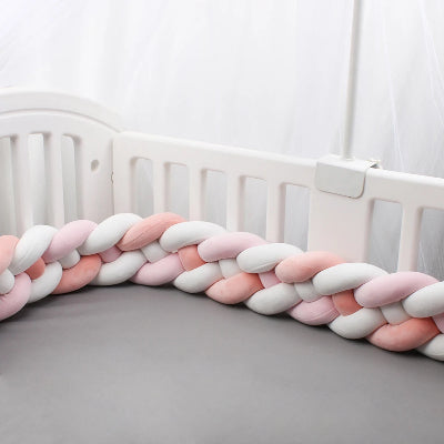 Tresse-de-lit-rose-blanc-protection