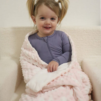 bebe-au-chaud-dans-sa-couverture-bebe-douillet