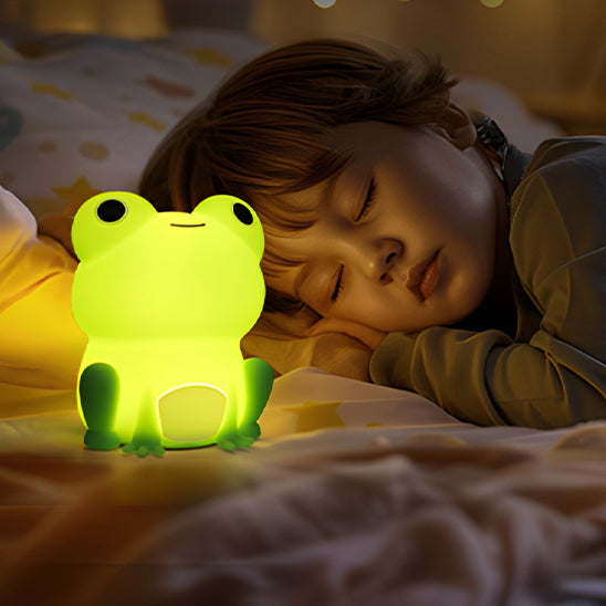 bebe-qui-dort-avec-veilleuse_bebe-en_forme_de_grenouille